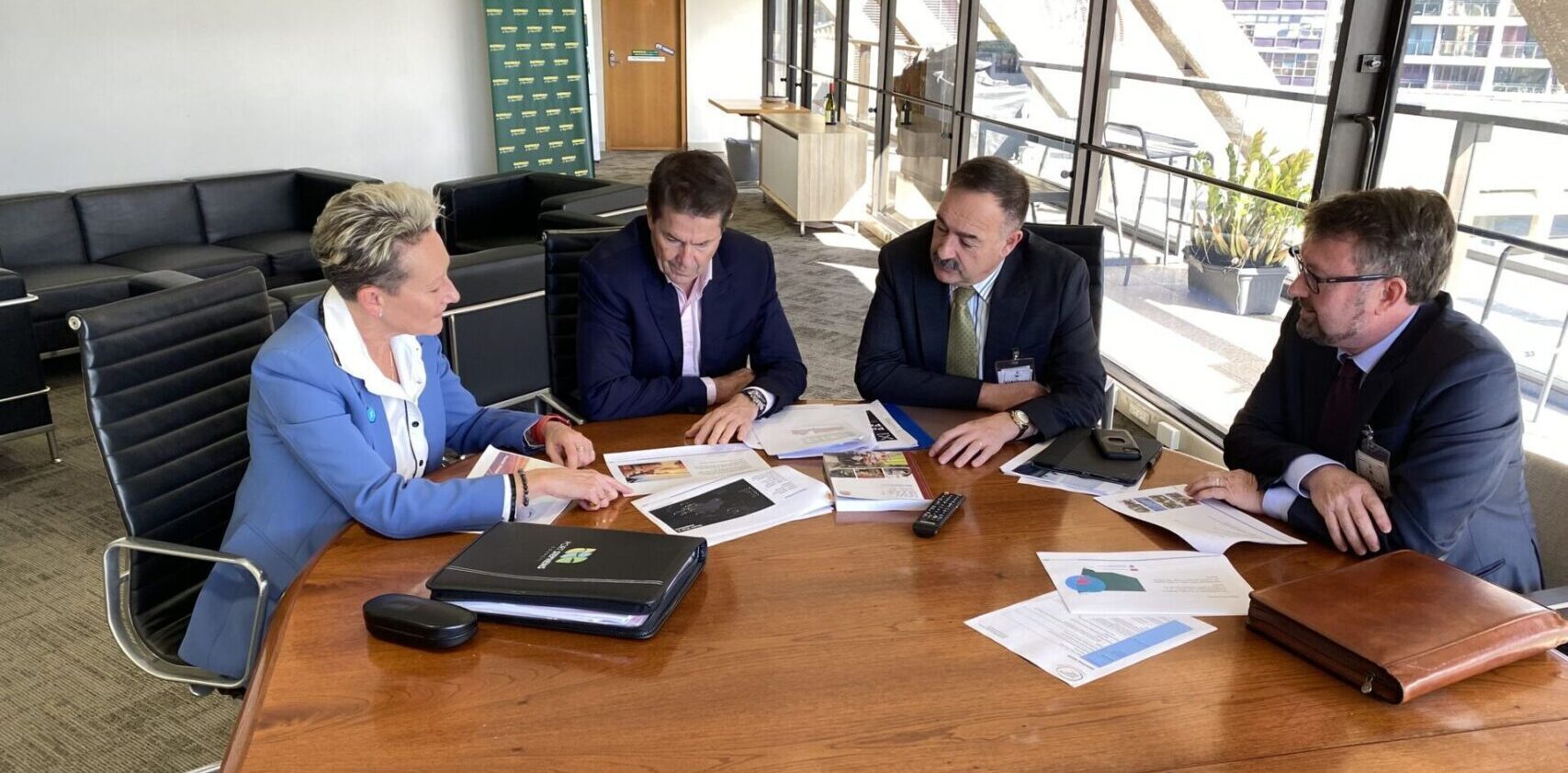 Working collectively at the meeting table